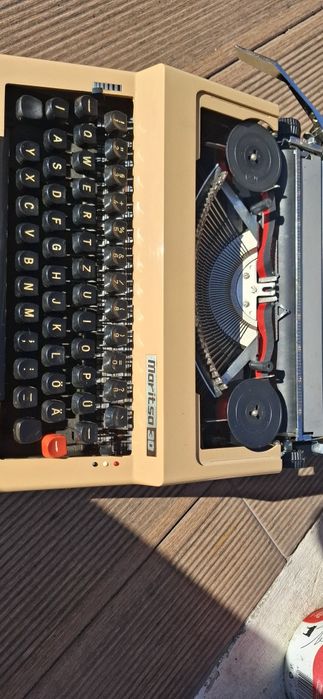 Стара пишеща машина МАРИЦА30 латиница