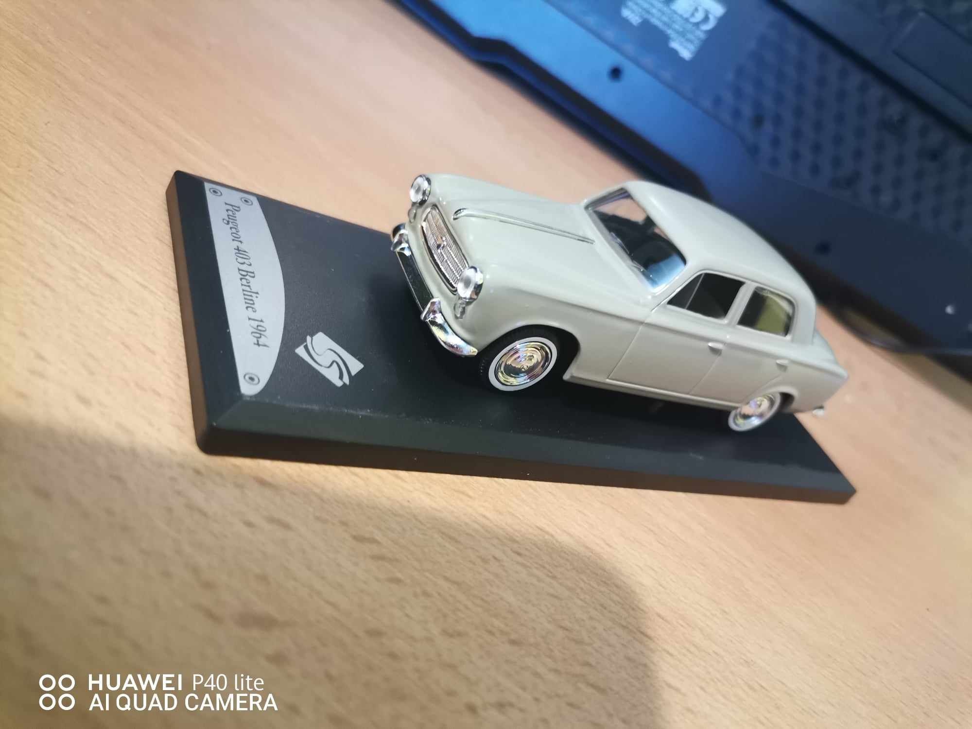 Peugeot 403 1:43