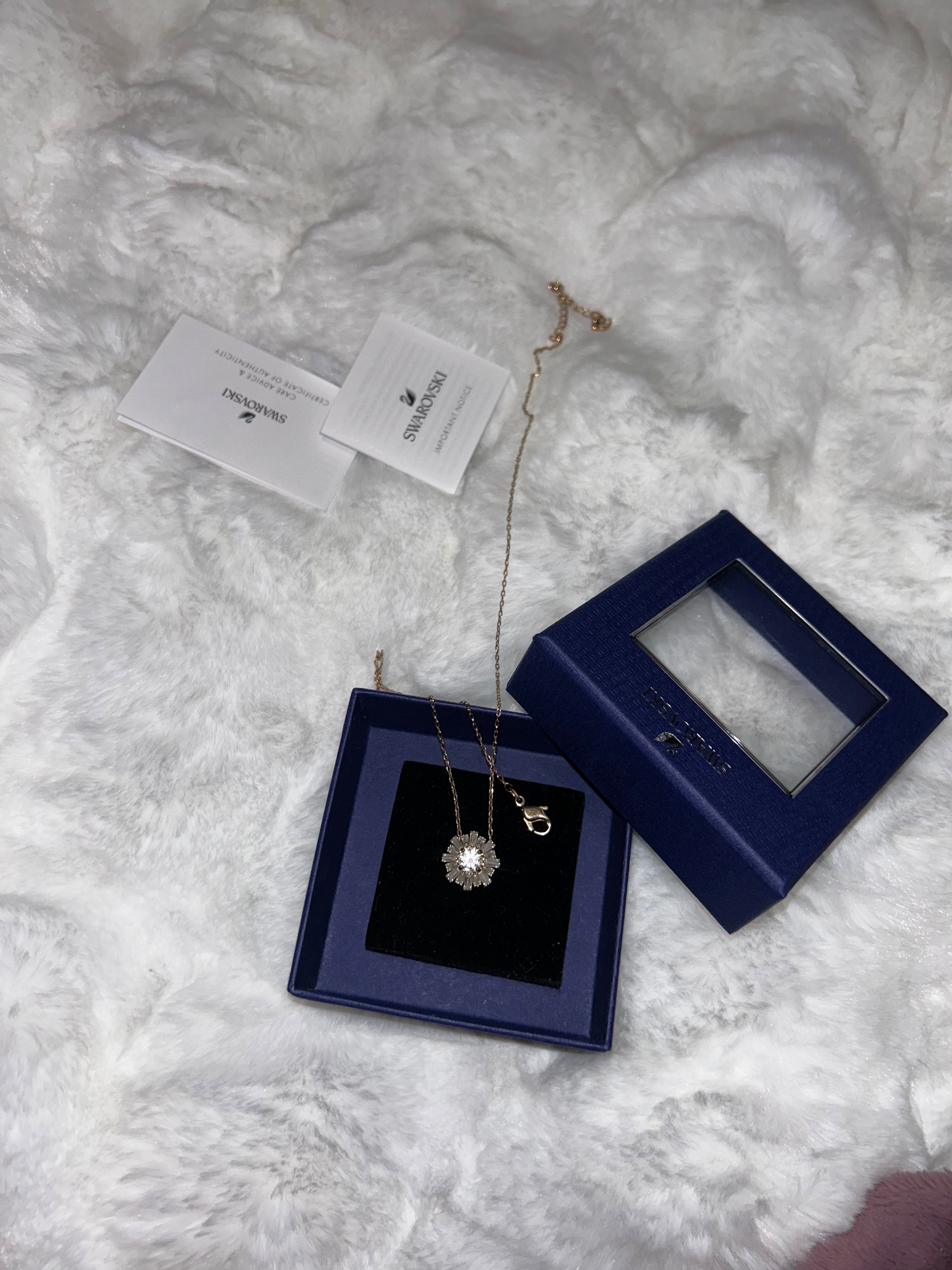 Колие Swarovski с кутия