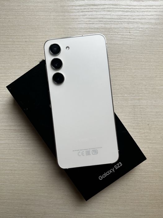 Продам S23  128GB без царапин