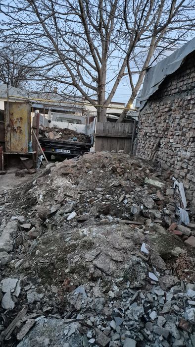 Transport moloz și diferite mărfuri