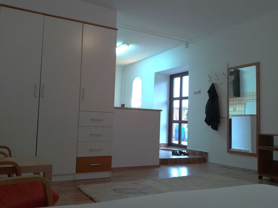 PF dau in chirie Ap. 1 cam. la casa in A.Muresanu