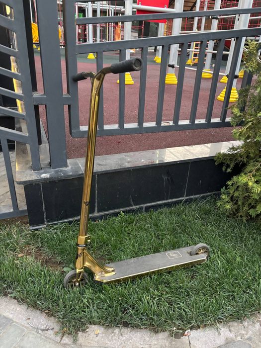 Трюковой самокат Longway sector б/у фастом