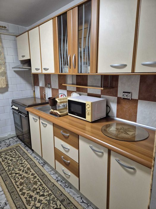 Apartament 3 camere de inchiriat