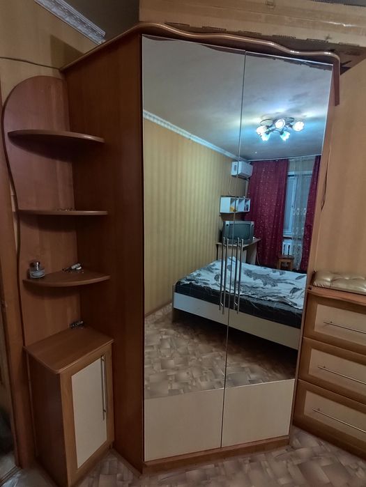 Продам шкаф угловой