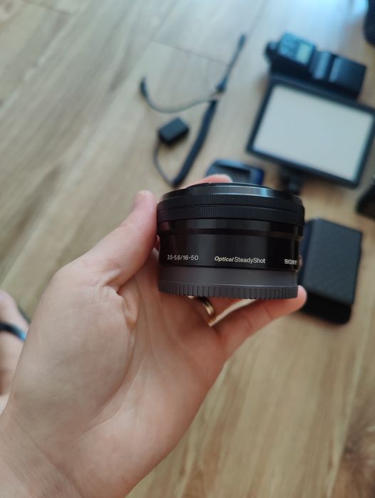 Sony Alpha 6000 Mirrorless Plus Multe Accesorii și 2 Obiective