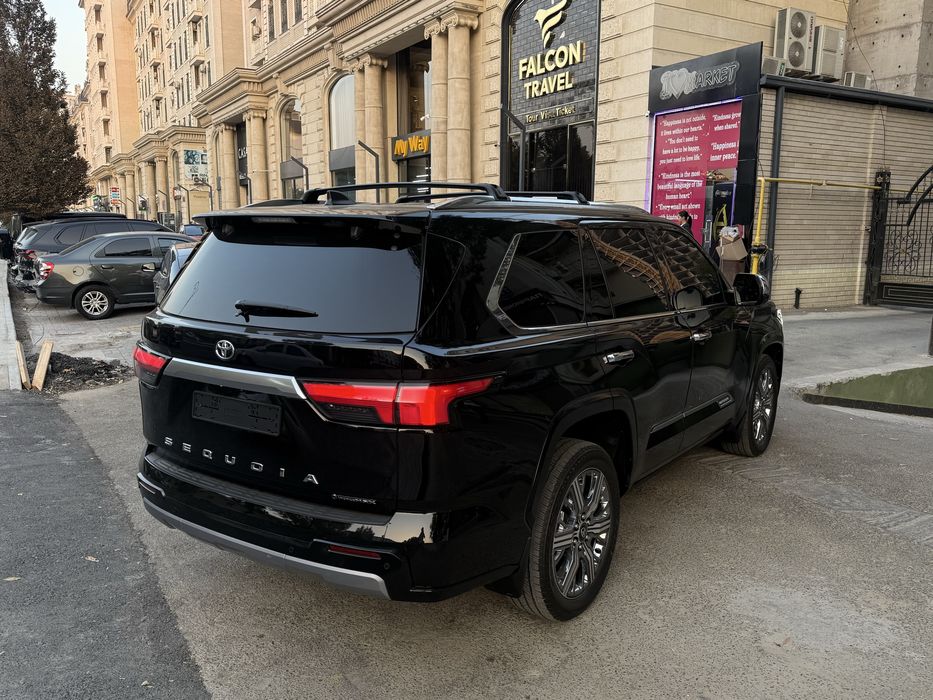 В продаже новый Toyota Sequoia 2025