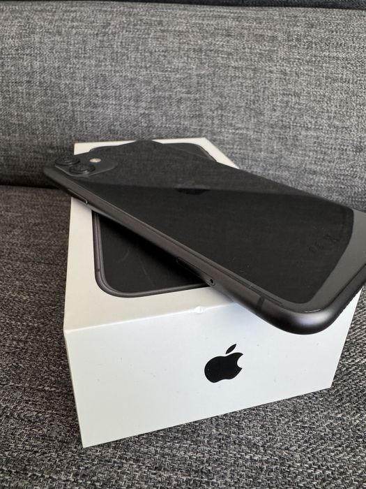 Vand iPhone 11 64gb , 10/10 ca nou, bateria originala 90%.