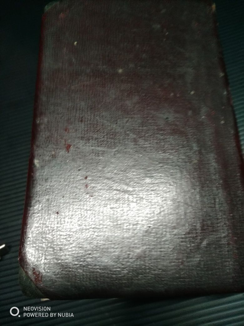 Vând mini biblie 1940