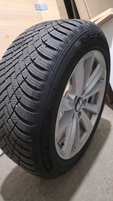 Vând set jante aliaj BMW si anvelope iarnă Hankook 17”