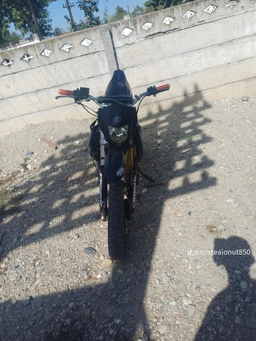 Vând cross de strada de 80cc
