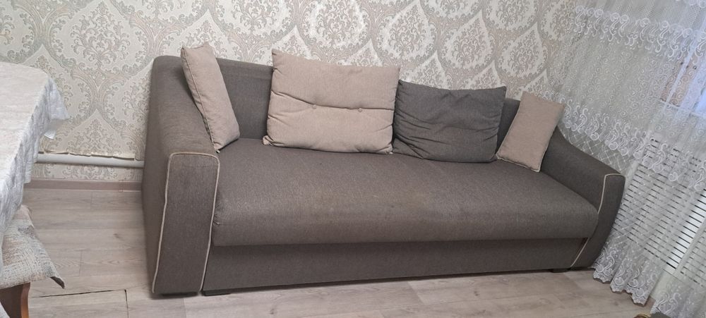 Диван в хорошем состоянии