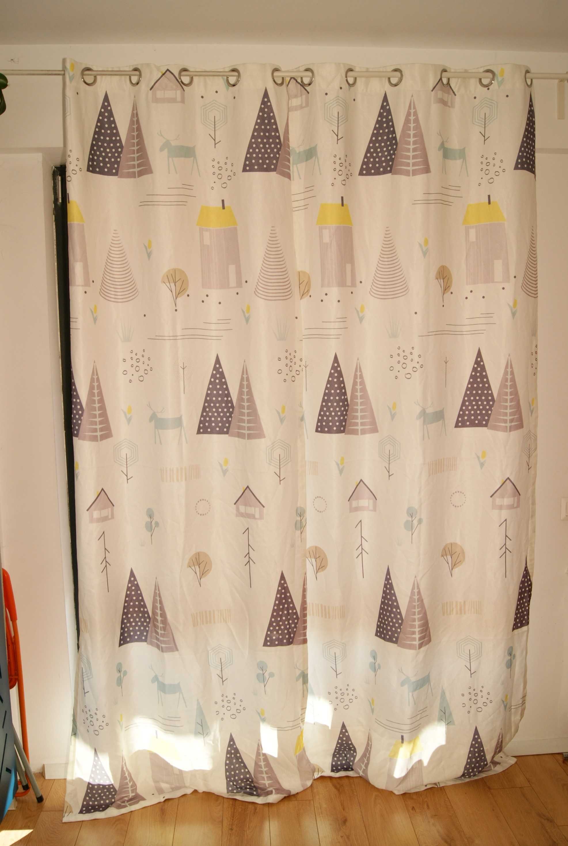 Perdele semi-opace cu model nordic – ideale pentru un decor modern