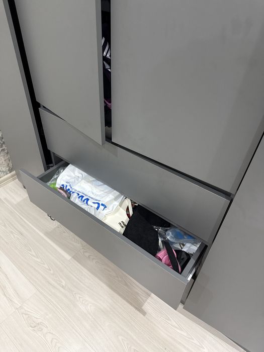 Шкаф в прихожую , спальню