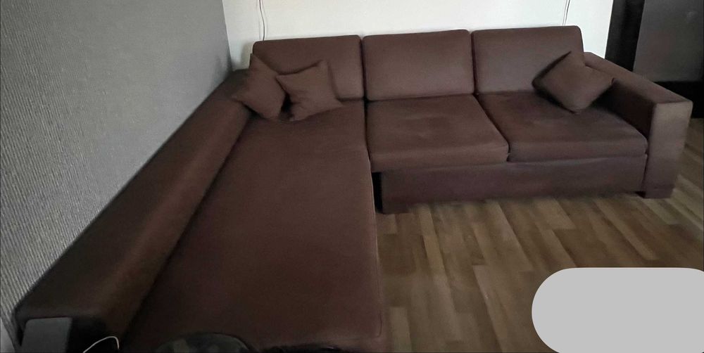 Подарявам ъглов диван с лежанка