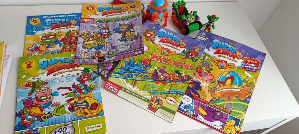 Vând lot jucării Superzings