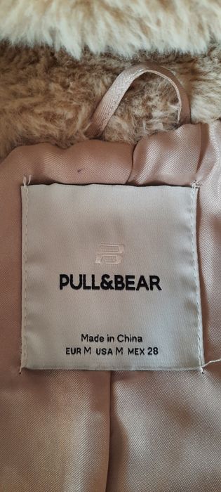 Geaca imblanita Pull&Bear mar.M si geaca mar.S