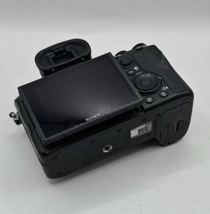 Sony a7 III body sotiladi