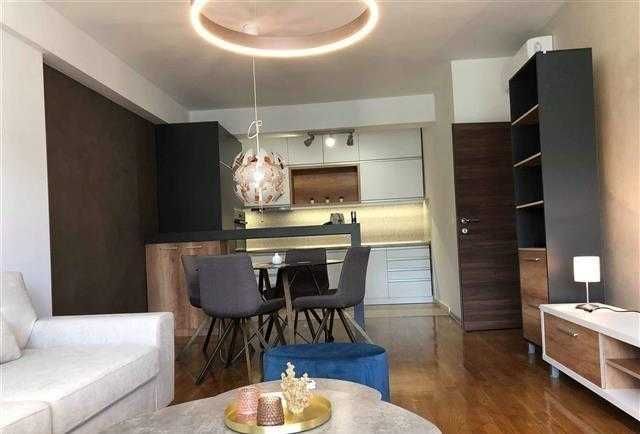 Дава се под наем Двустаен апартамент в Бургас, Център - 57 кв.м за 229.5 € - Снимка #1