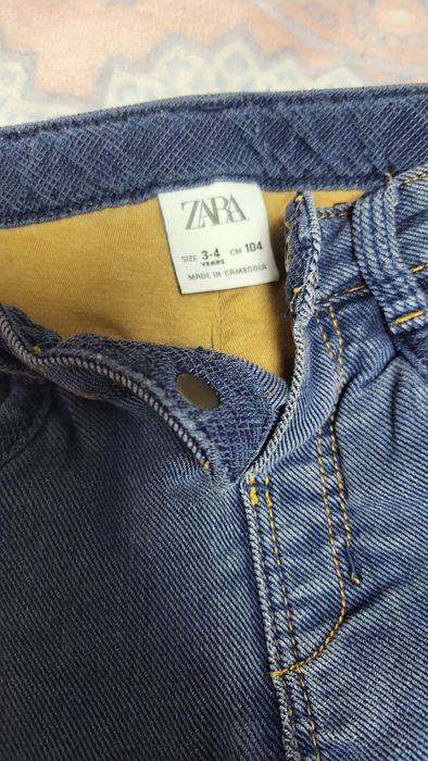 Jeansi Zara marimea 104, dublați.