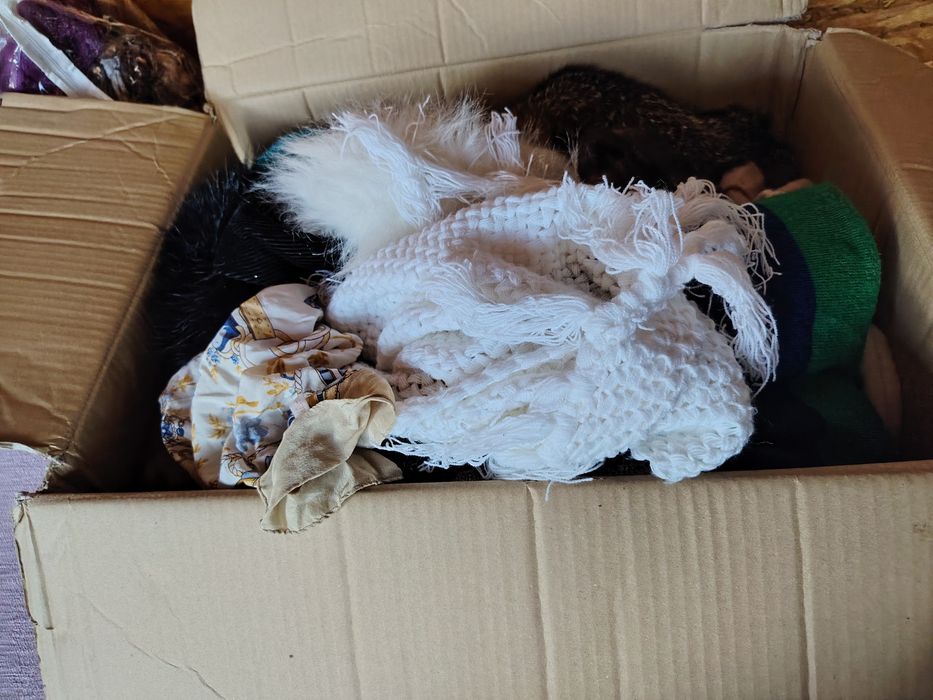 Lot 50 de bucăți esarfe și fulare