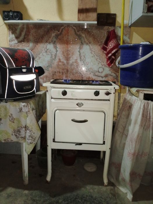 Газовая плита ,.
