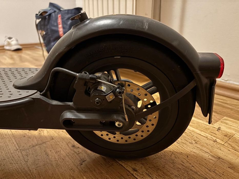 Trotinetă electrică Xiaomi – foarte bună stare, doar 450 km!