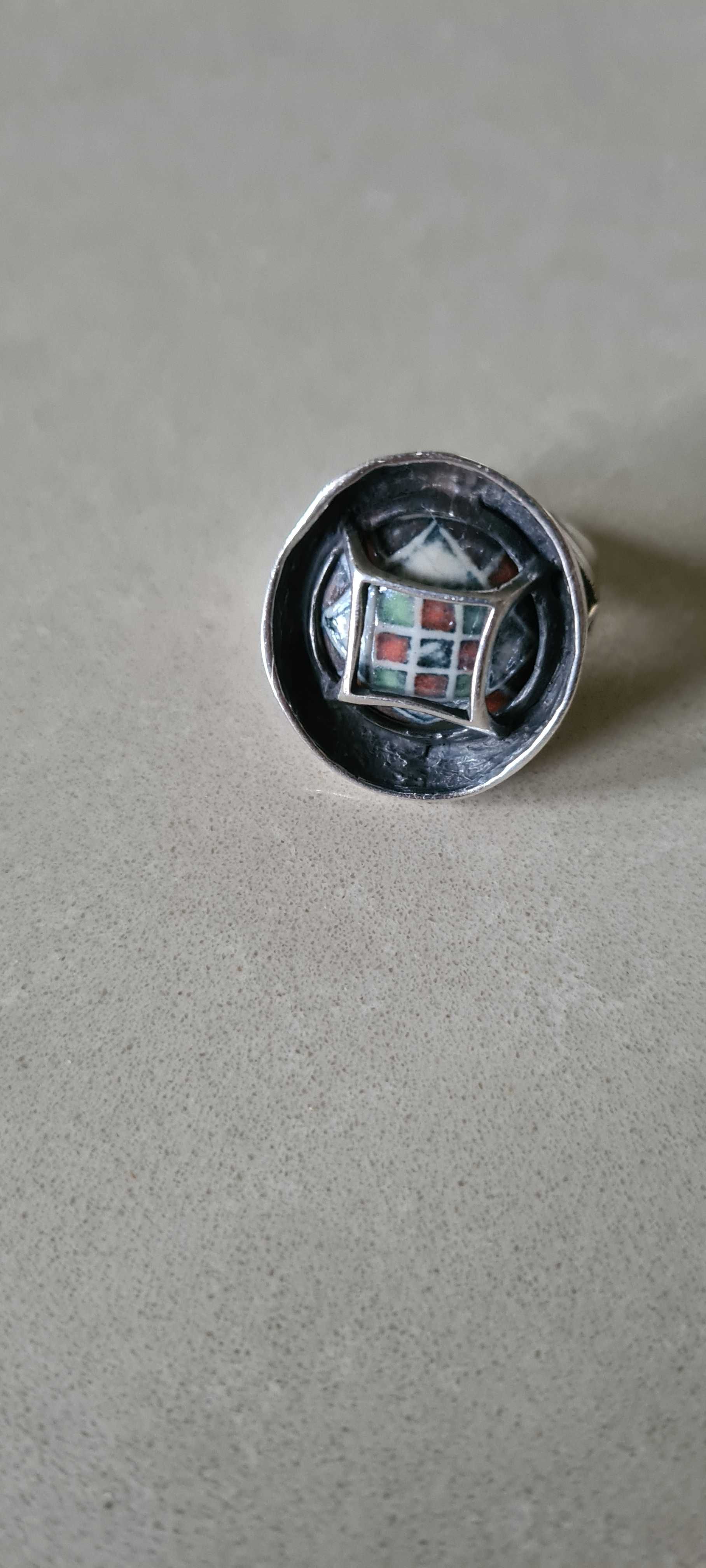 Сребърен дамски пръстен с керамика