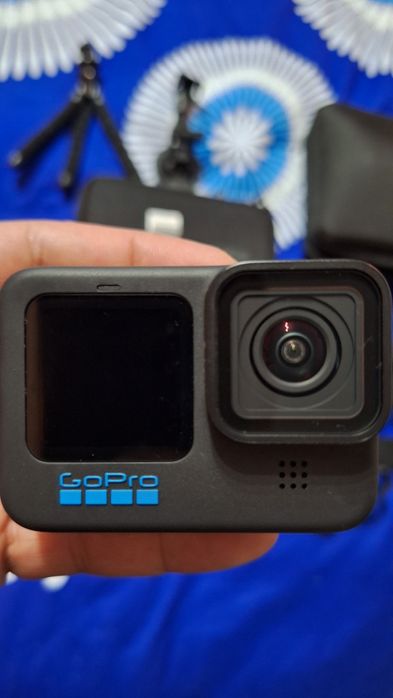 GoPro Hero 10 Black – stare foarte bună , ca nou + 3 baterii noi