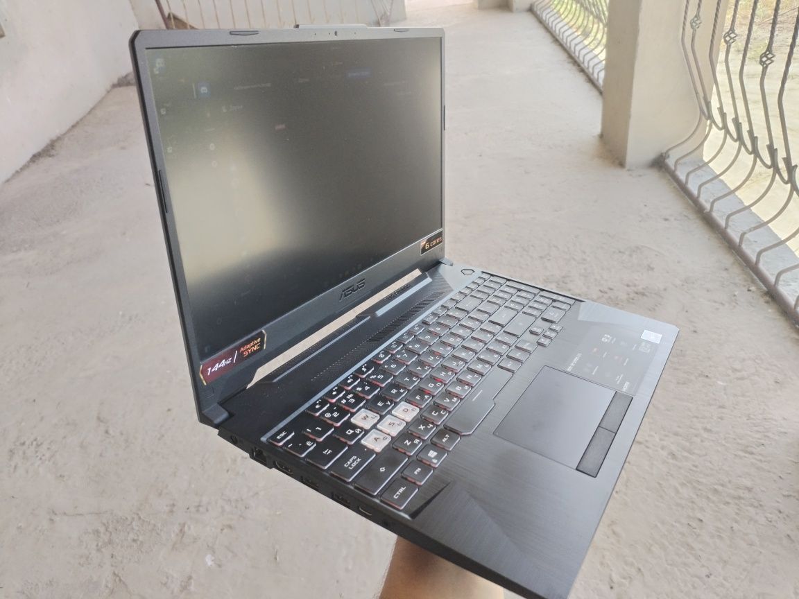 Asus Tuf Gaming A15 ryzen 5-4600H