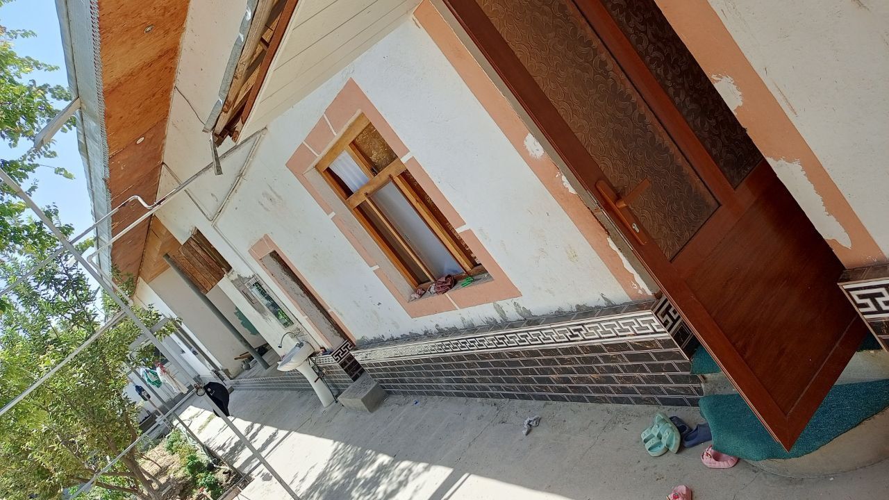Hovli sotiladi mexanizatorda