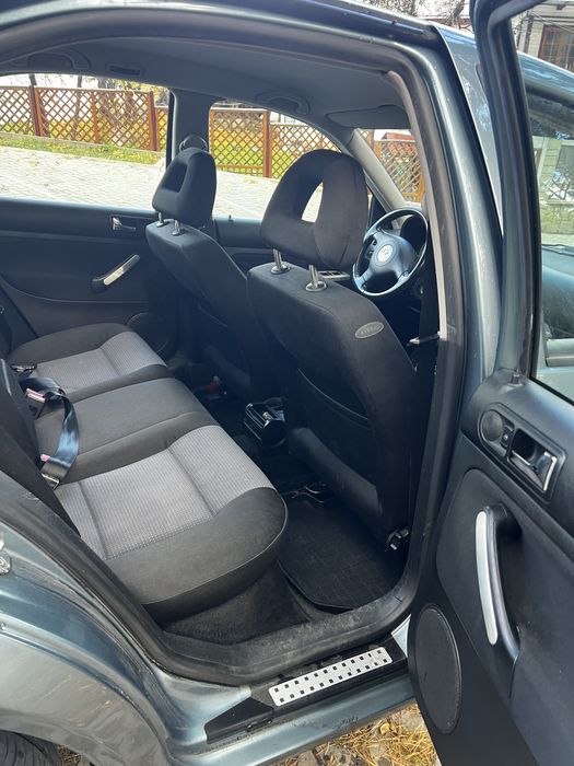 Volkswagen Bora • 2002 • 1.6 Benzină 16V • 220.000 km • 1.650€