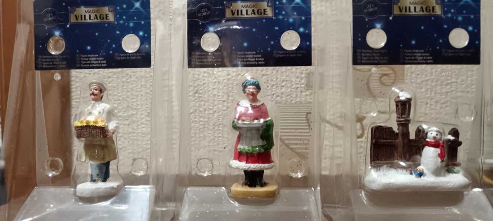 Коледни LED мини светещи сцени, фигурки за декорация на MAGIC VILLAGE.