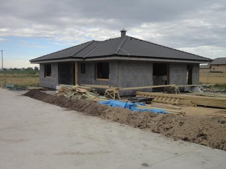 Casă modulară tip container, modernă și funcțională. Construcție solid