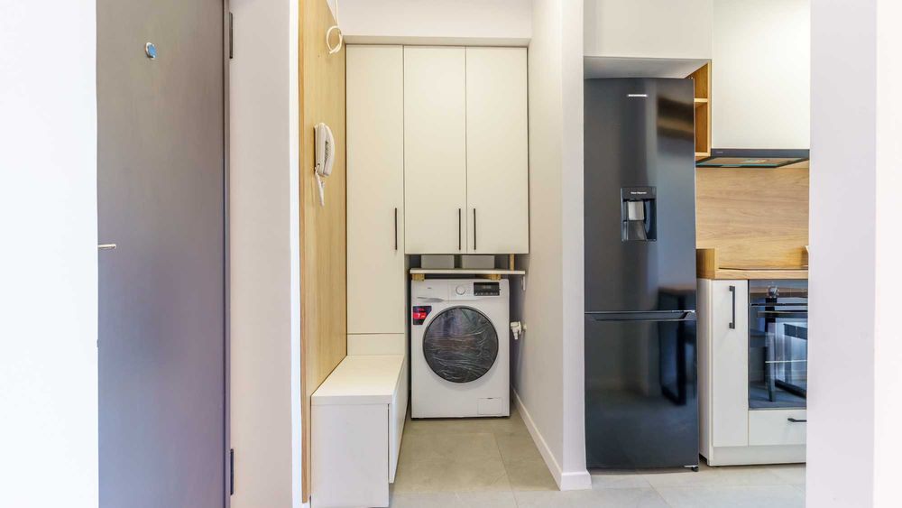 3 camere, totul nou, et 2/4, est, la cheie, fara comision