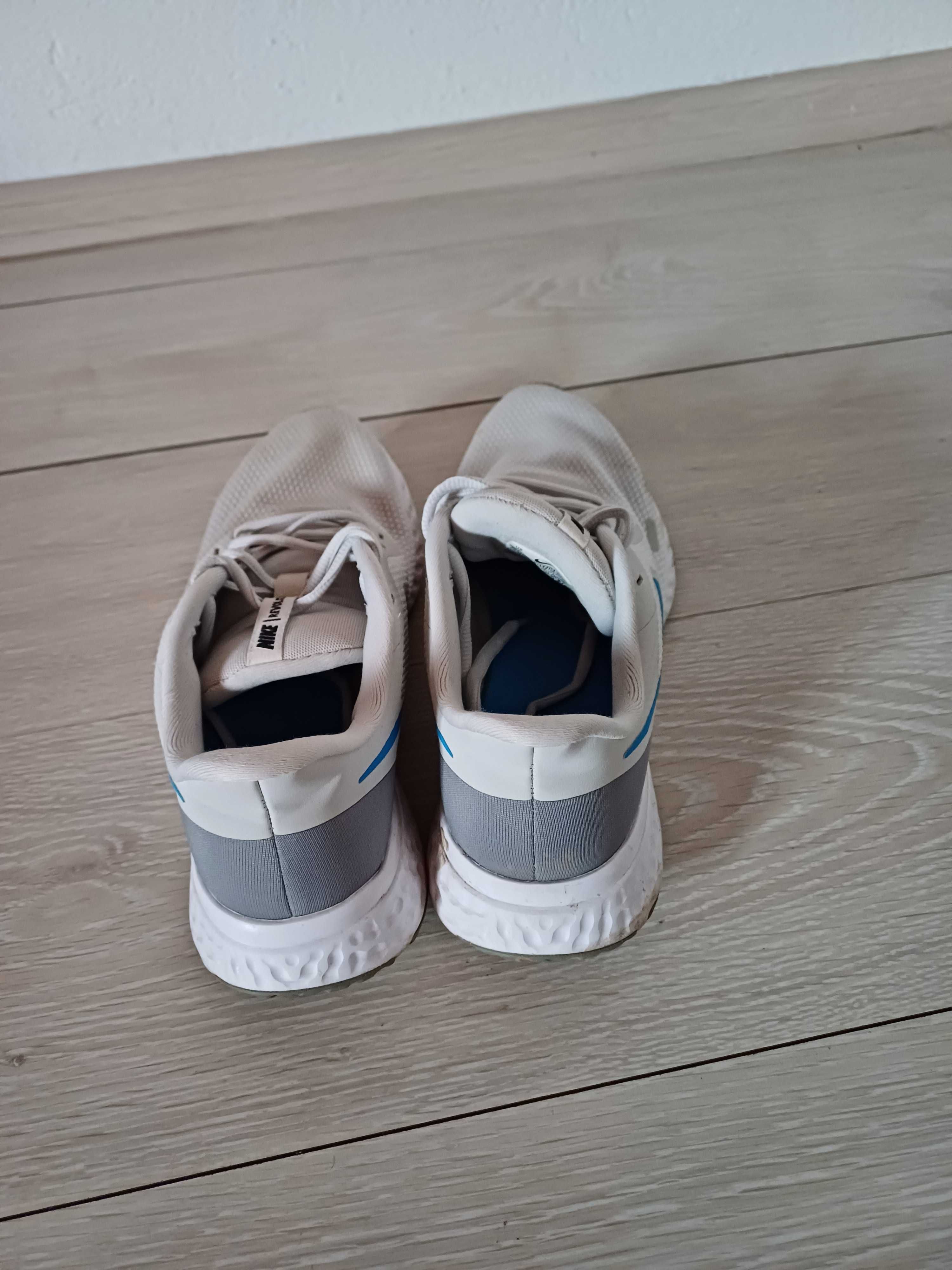 Nike Обувки REVOLUTION 5