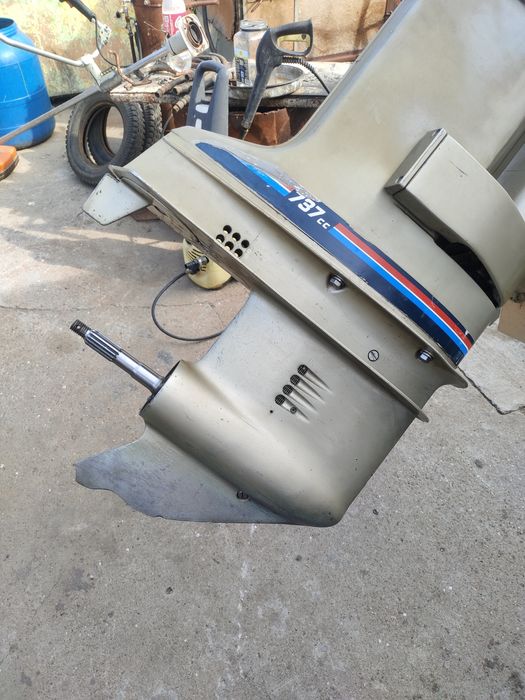 Мотор (двигател) за лодка Evinrude, за части или ремонт