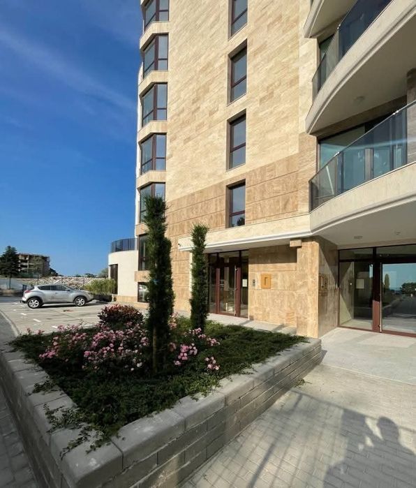 СОБСТВЕНИК продава Апартамент в гр Варна  кк Чайка