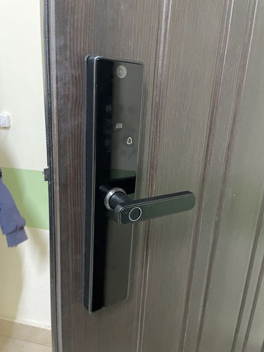 Установка Смарт замков