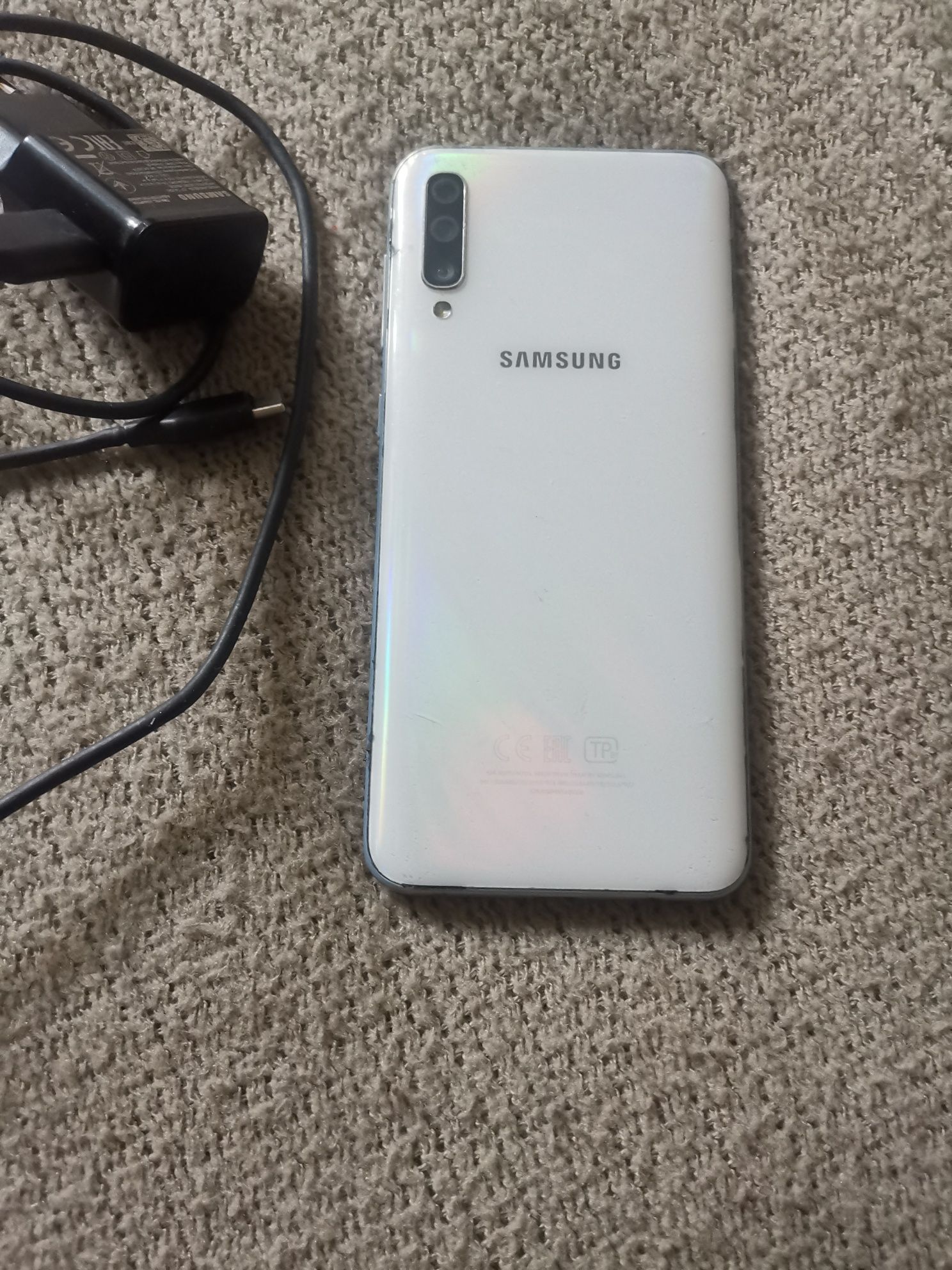 Samsunq Galaxy A50