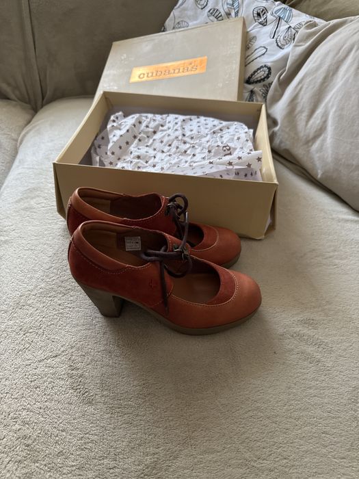 Pantofi cu toc Cubanas aproape noi marimea 40