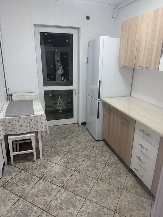 Apartament cu 4 camere în zonă centrală