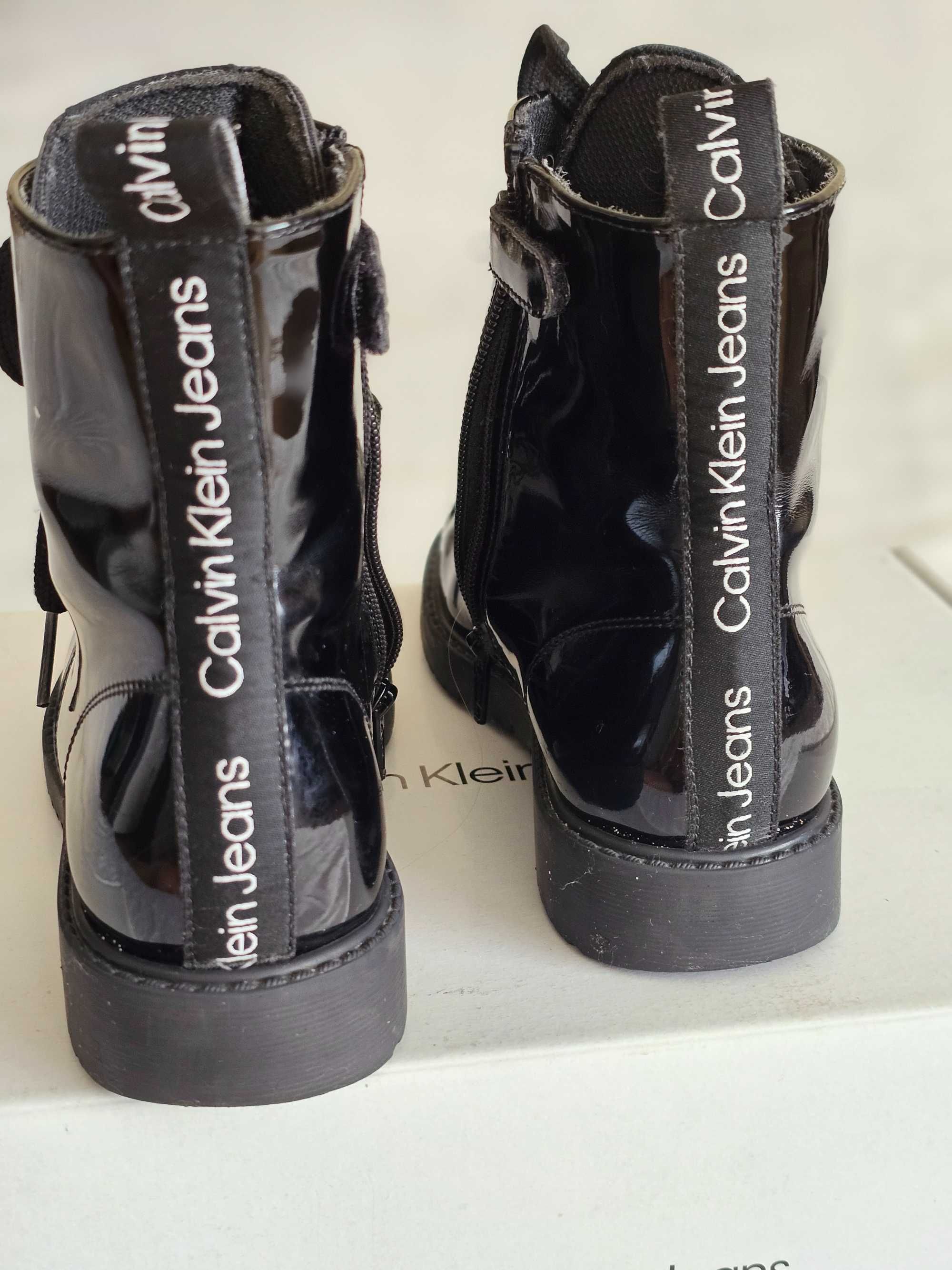 Боти Calvin Klein  35-36 размер. Маркови. Оригинални