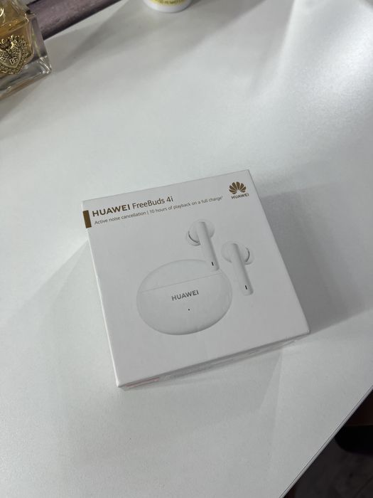 Vand Huawei FreeBuds 4i NOU!