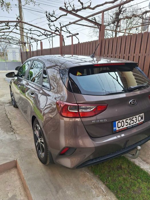 Kia Ceed 2019. Бензин 1.4 с газова уредба.