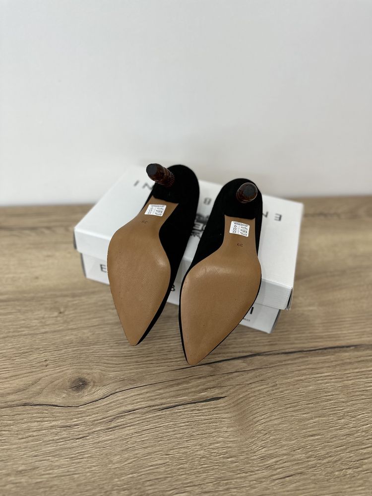 Pantofi stilletto