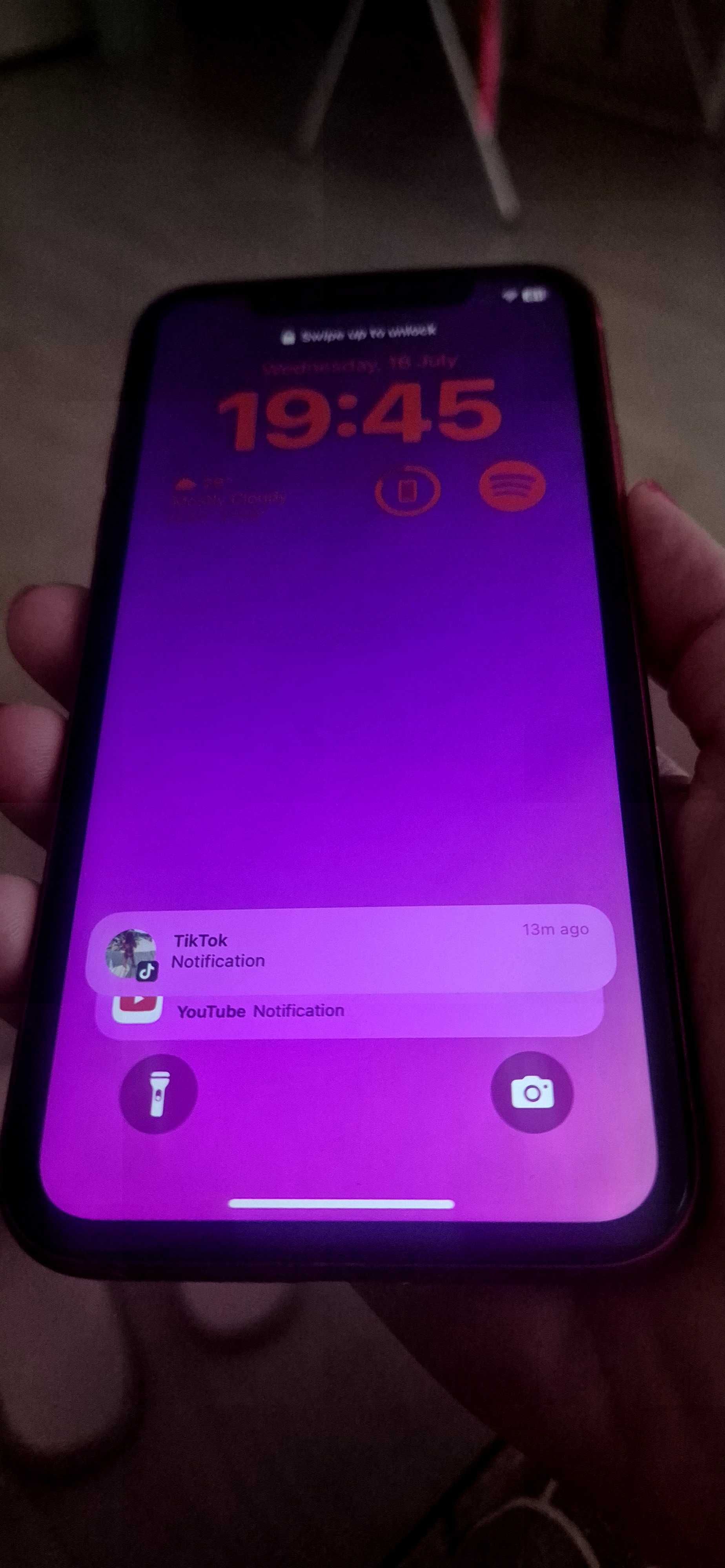 iPhone 11 много запазен!