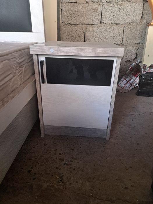 продам двух спальни кровать + 2 тумба отличное состояние