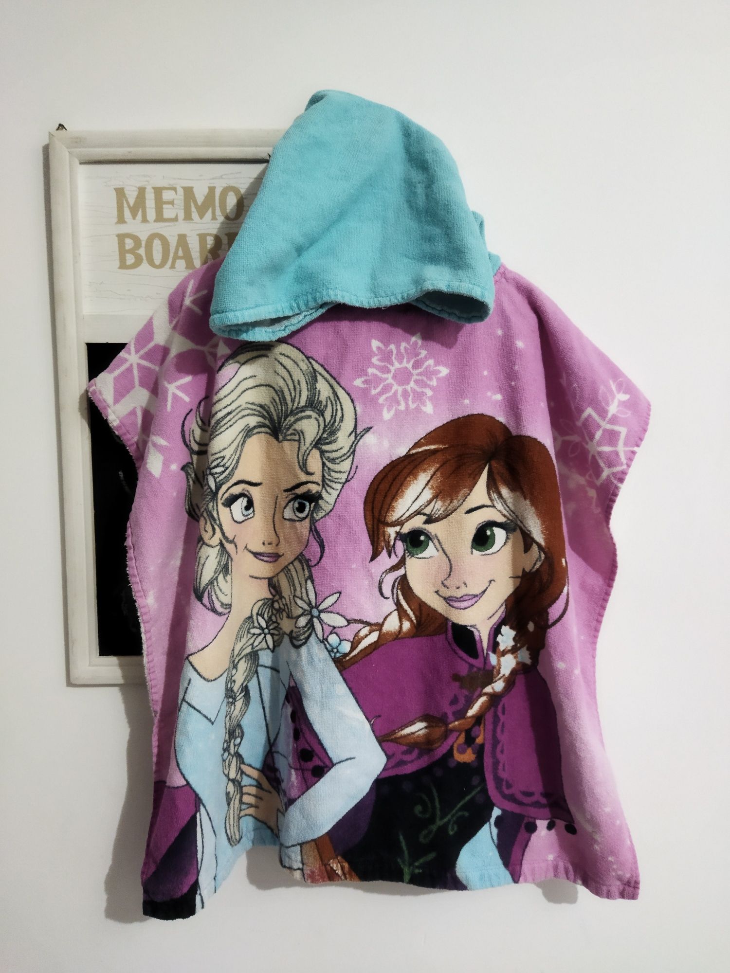 Prosop de baie și plajă tip poncho cu Frozen Ana și Elsa fete 2-6 ani