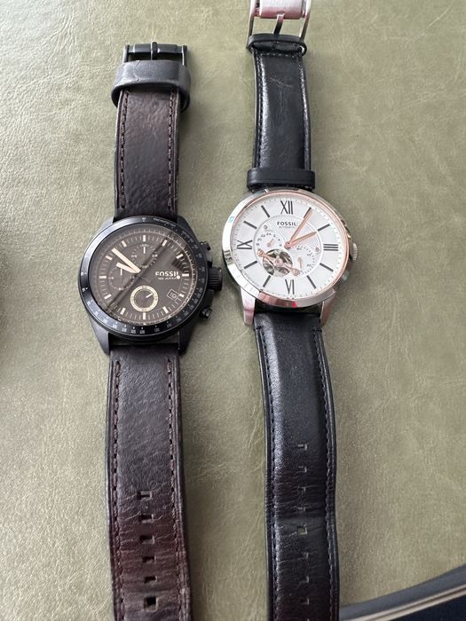 Vand doua ceasuri fossil